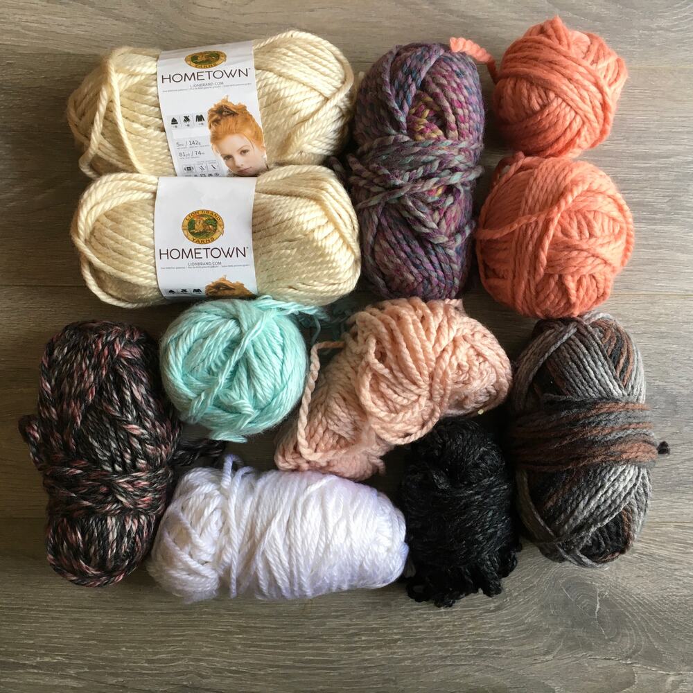 Super Bulky Mixed Yarn Lot Lion Brand Yarns Hometown *Lot of 11 Skeins/Balls*